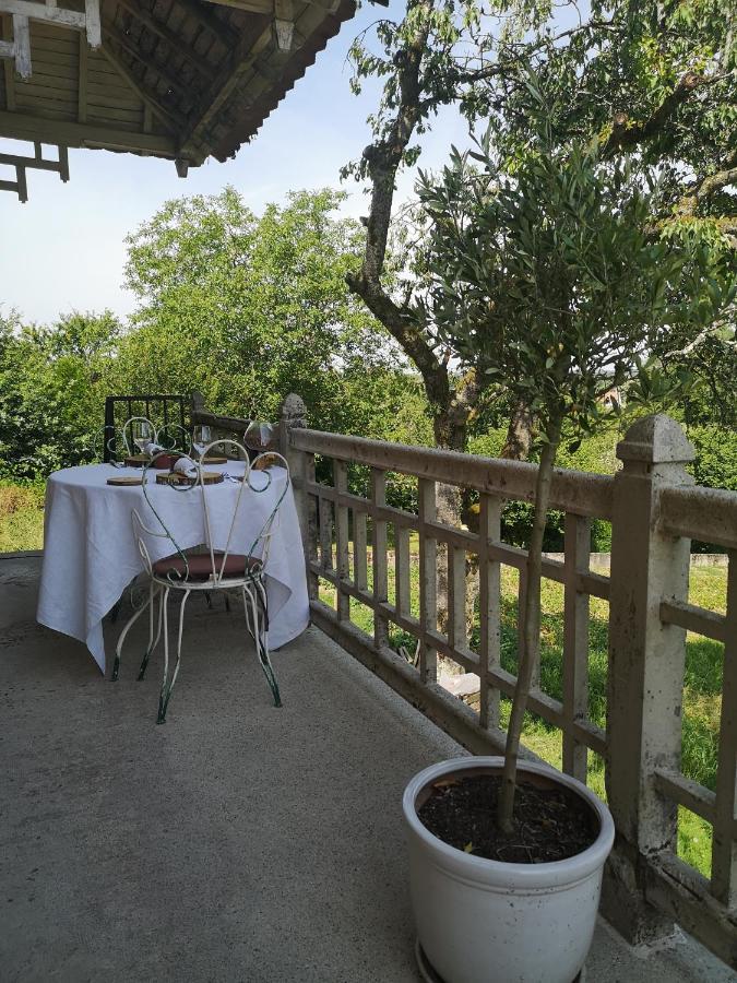 La Maison Fleur de Frangipanier Saint-Genix-sur-Guiers Extérieur photo